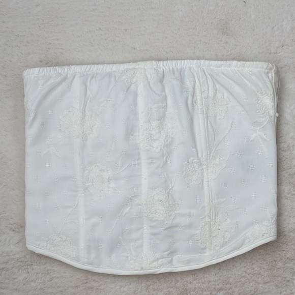 Sky To Moon Tops - Elegant White Lace Crop Top